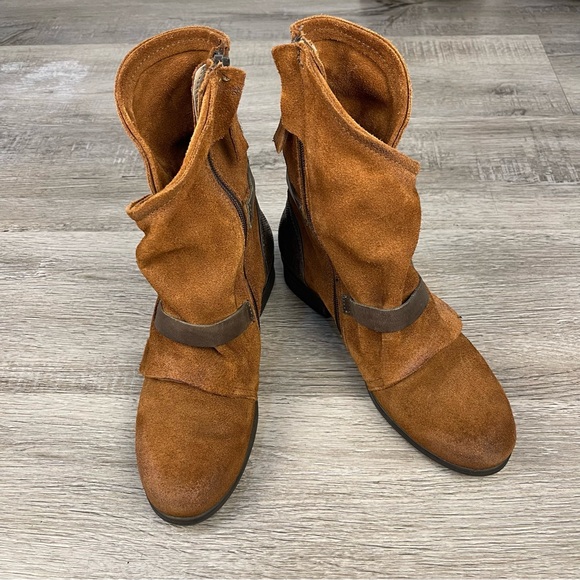 Miz Mooz Shoes - Miz Mooz Sidney Suede Boots Brown Size 6.5 GUC